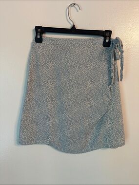 URBAN Romantics Light Blue Floral Wrap Mini Skirt Size M